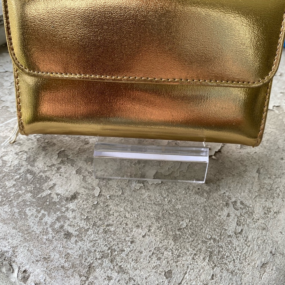 NWT J C FASHION GOLD WALLET